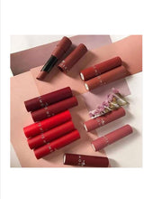 Cargar imagen en el visor de la galería, Labial Matte Mousse Italia Deluxe

